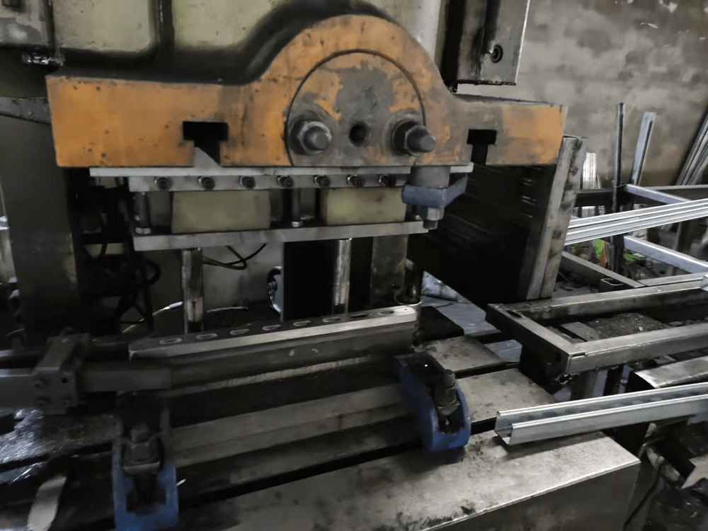 unistrut machine